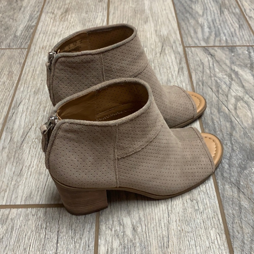 Franco Sarto Goldie booties SZ 8